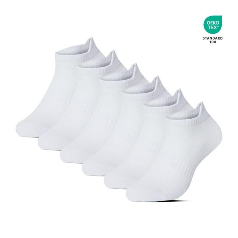 Pack of 5 white sneaker socks with heel coverage, ideal for casual wear.